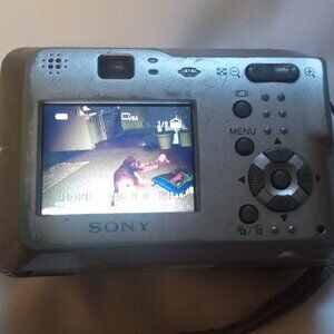 Sony Digital Camera DSC-S60, 4.1 MP, MPEG Movie VX, Not Working, For Parts Japan